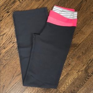 Lululemon grey flared pants size 4